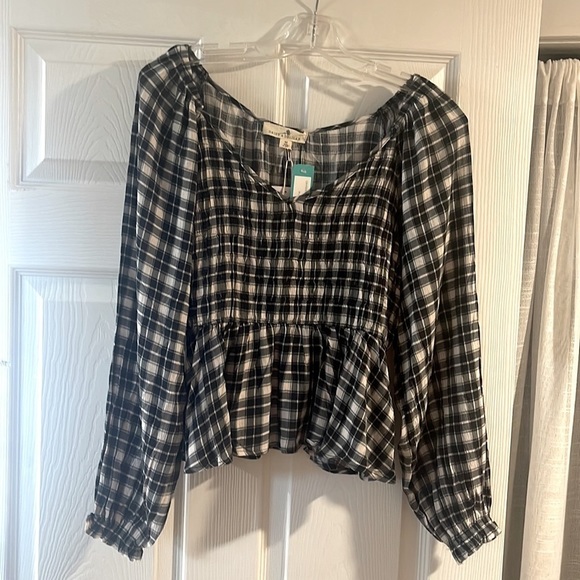 DAISY & Delilah Peplum Crop top Stitch Fix - Picture 5 of 5